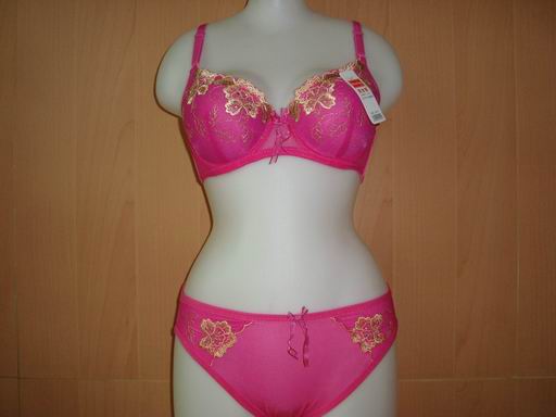 ��Ʒ���ƣ���װ