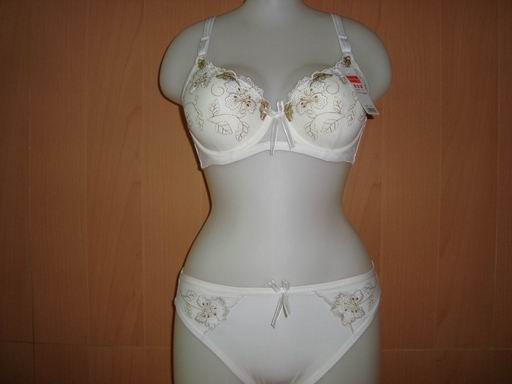 ��Ʒ���ƣ���װ