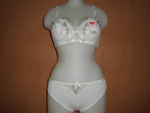 ��Ʒ���ƣ���װ