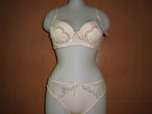 ��Ʒ���ƣ���װ