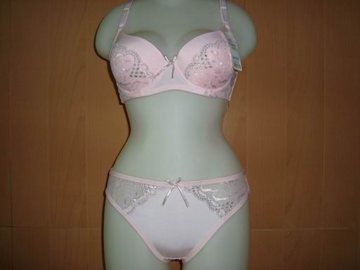 ��Ʒ���ƣ���װ