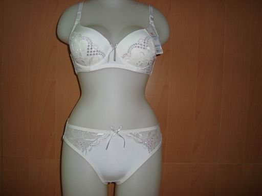 ��Ʒ���ƣ���װ