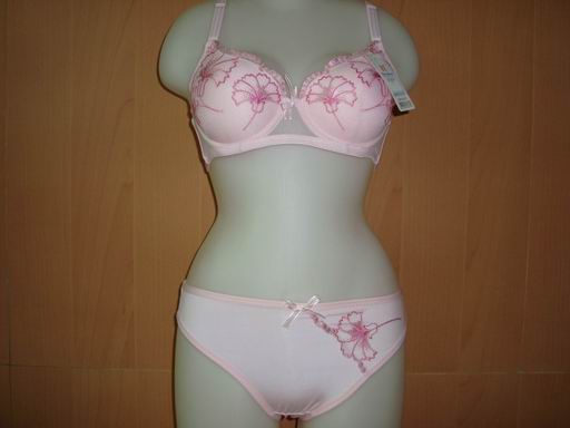 ��Ʒ���ƣ���װ