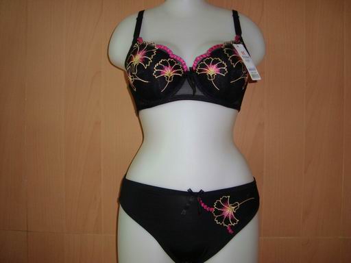 ��Ʒ���ƣ���װ