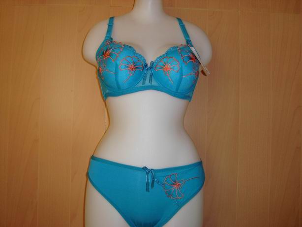 ��Ʒ���ƣ���װ