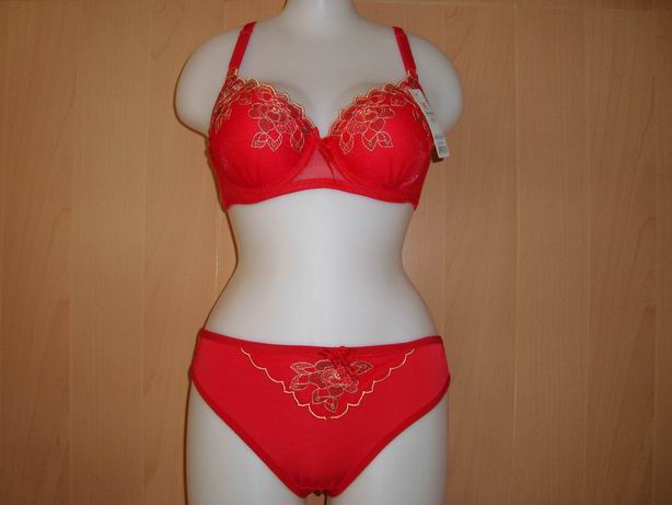 ��Ʒ���ƣ���װ