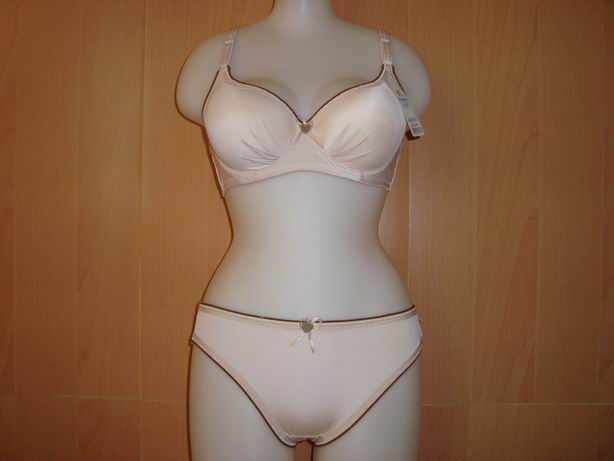 ��Ʒ���ƣ���װ