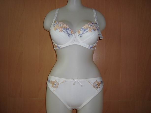 ��Ʒ���ƣ���װ