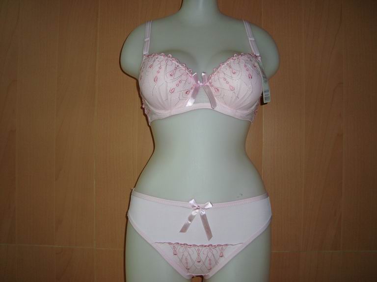 ��Ʒ���ƣ���װ