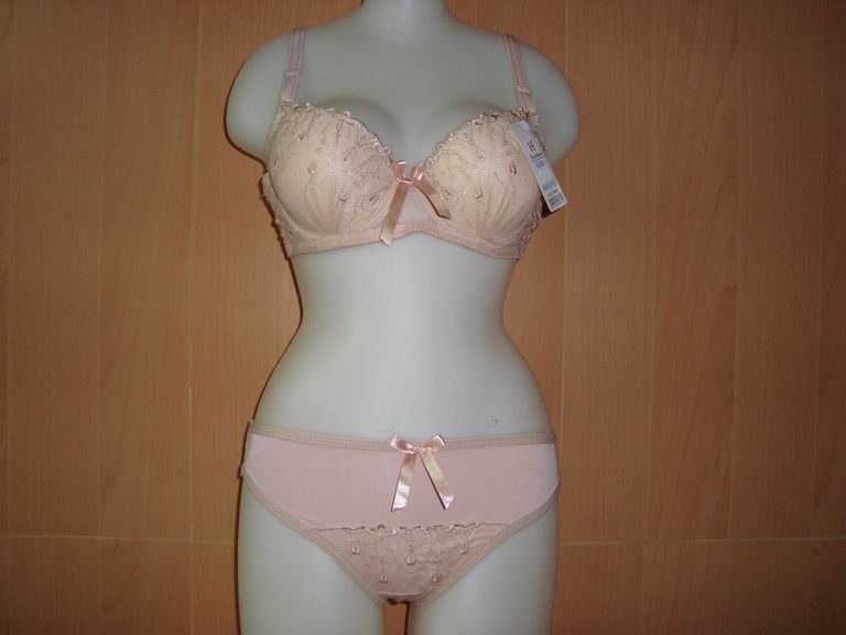 ��Ʒ���ƣ���װ